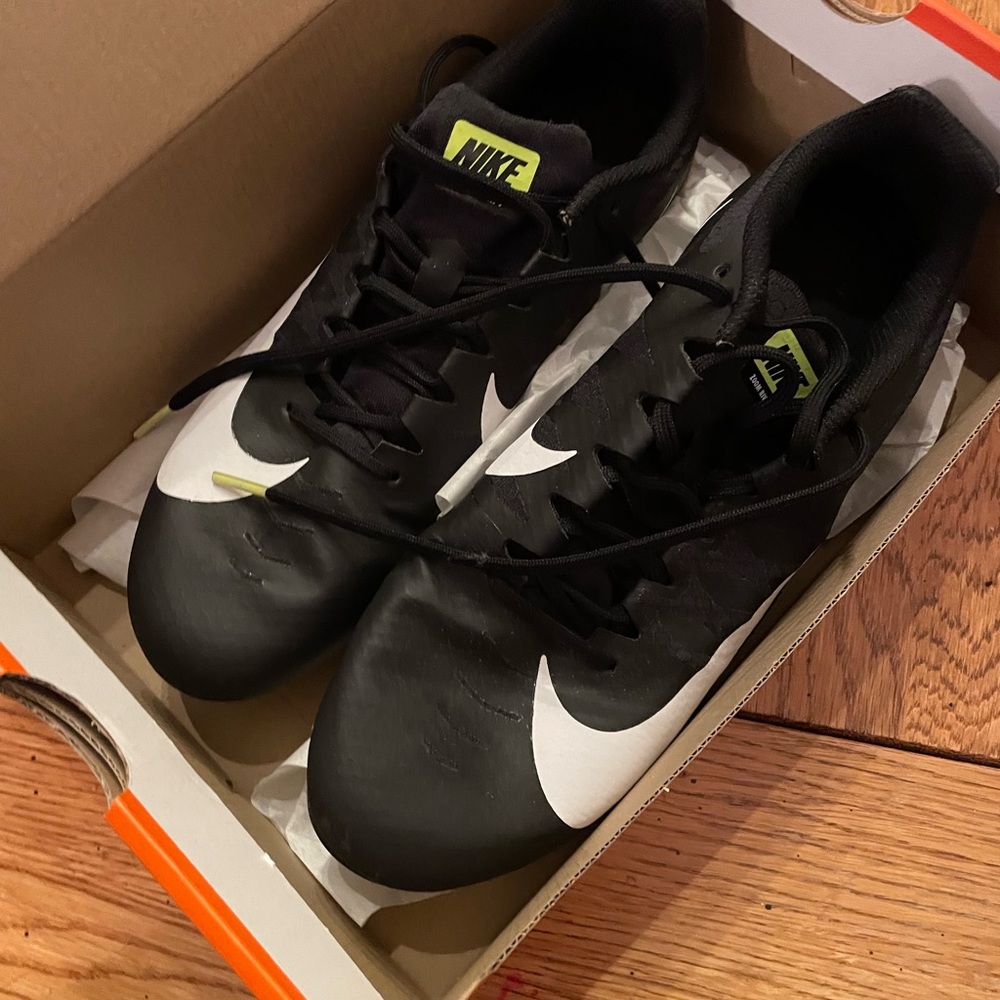 Nike men’s size 9 track spikes